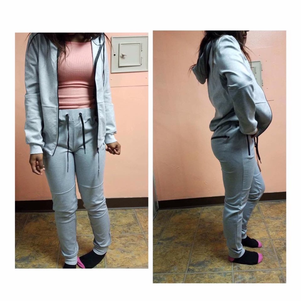 Fitted jogger sweatsuit .